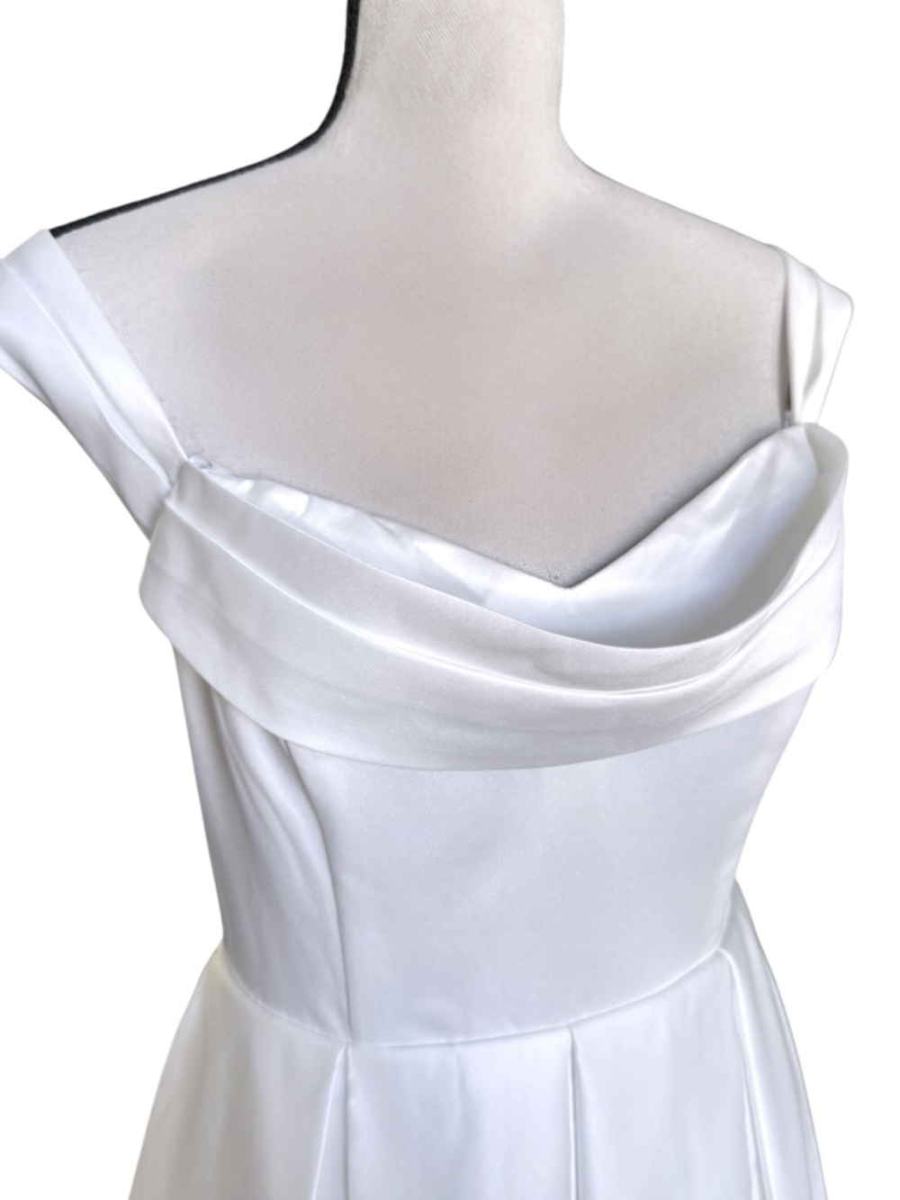 Lulus Extraordinary Vow‎ White Off Shoulder Maxi Dress Size M NWT bridal dress - Picture 8 of 10